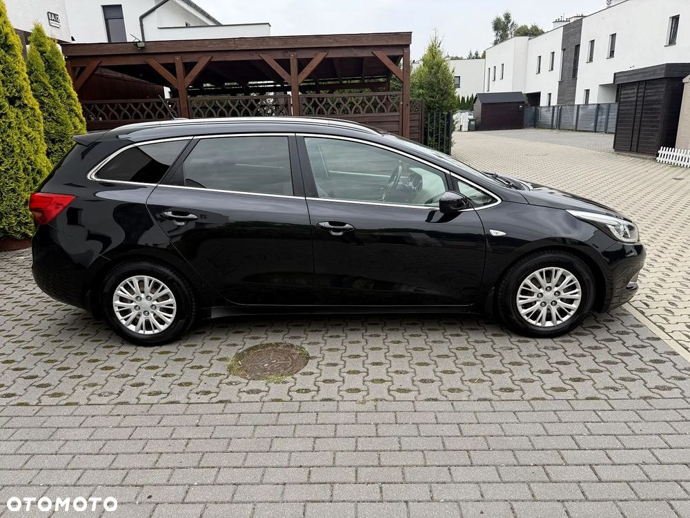 Kia Ceed - 10