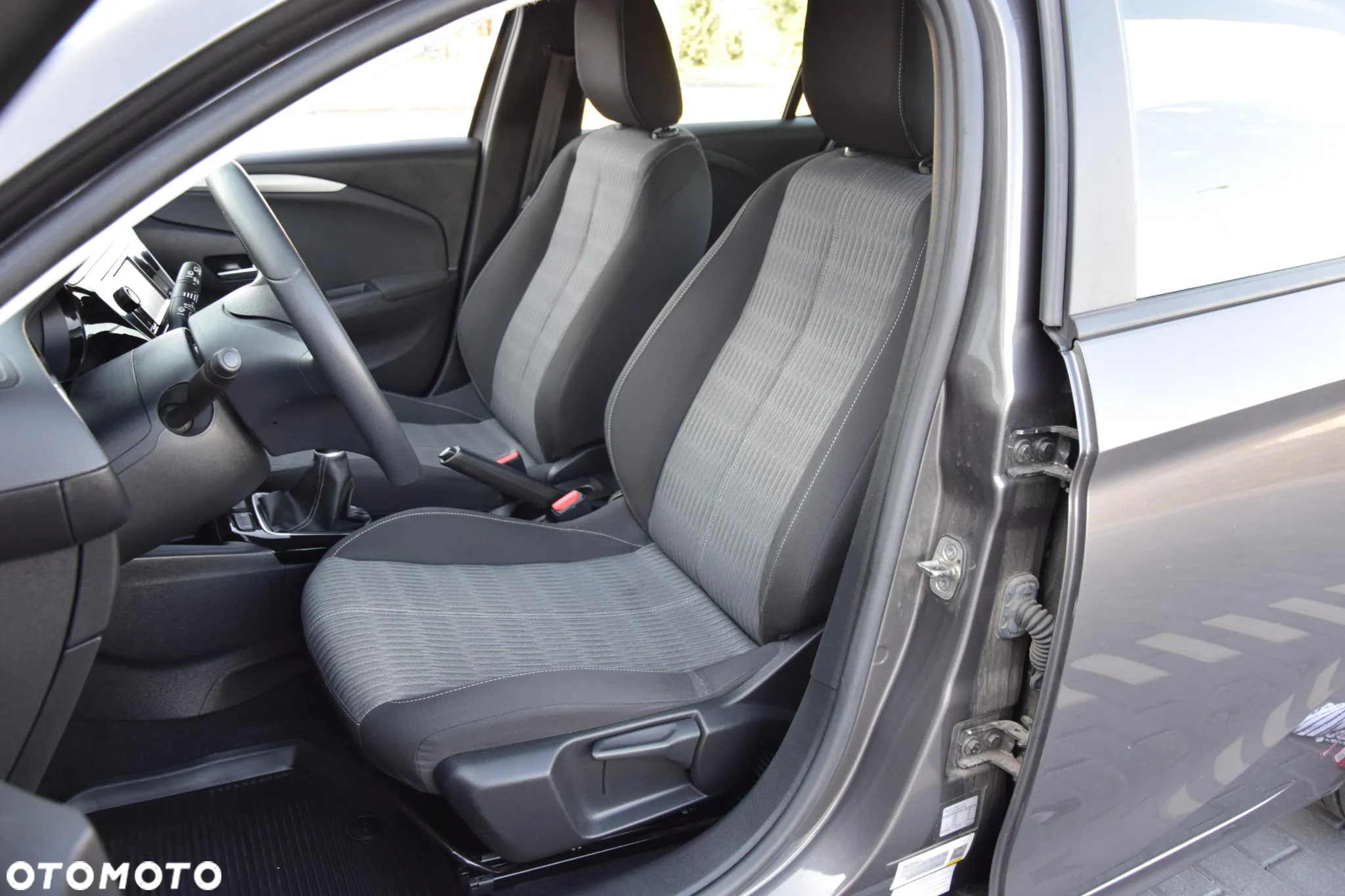 Opel Corsa 1.2 Edition S&S - 24
