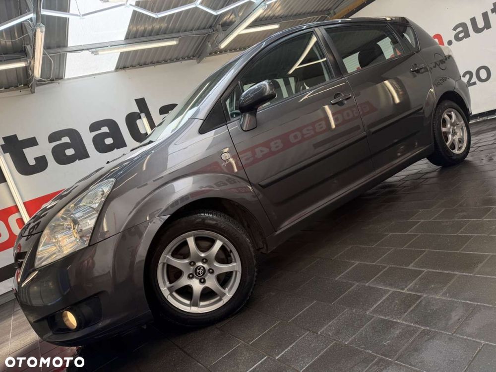 Toyota Corolla Verso 2.2 D-4D Premium + 7os - 10
