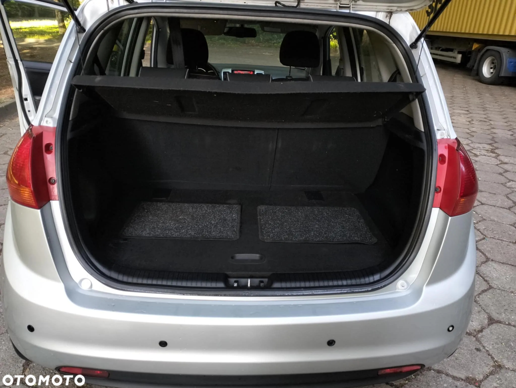 Kia Venga - 7