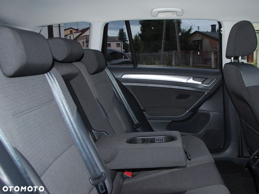 Volkswagen Golf - 9