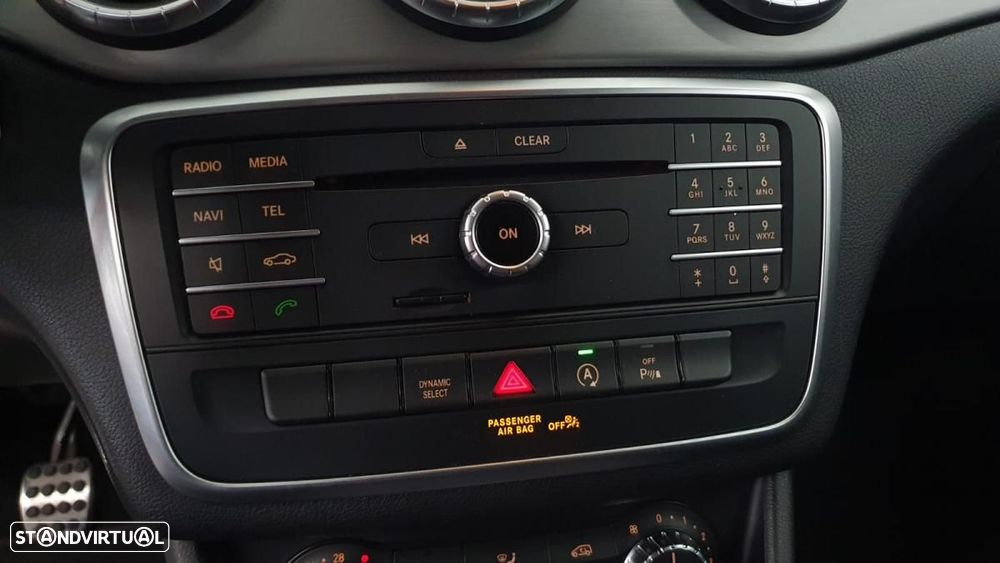 Mercedes-Benz CLA 180 d Shooting Brake AMG Line - 16