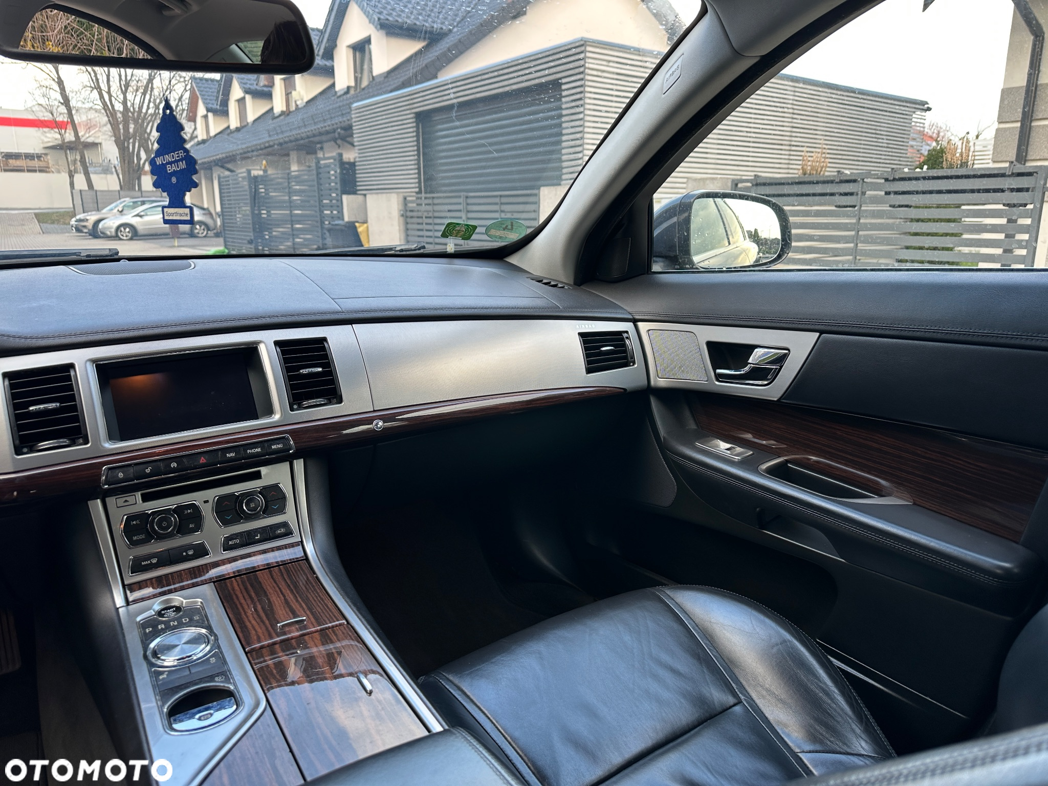 Jaguar XF 2.2 D Premium Luxury - 21