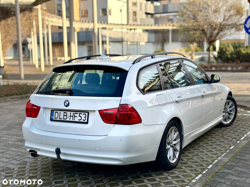 BMW Seria 3 318d DPF Edition Sport - 23