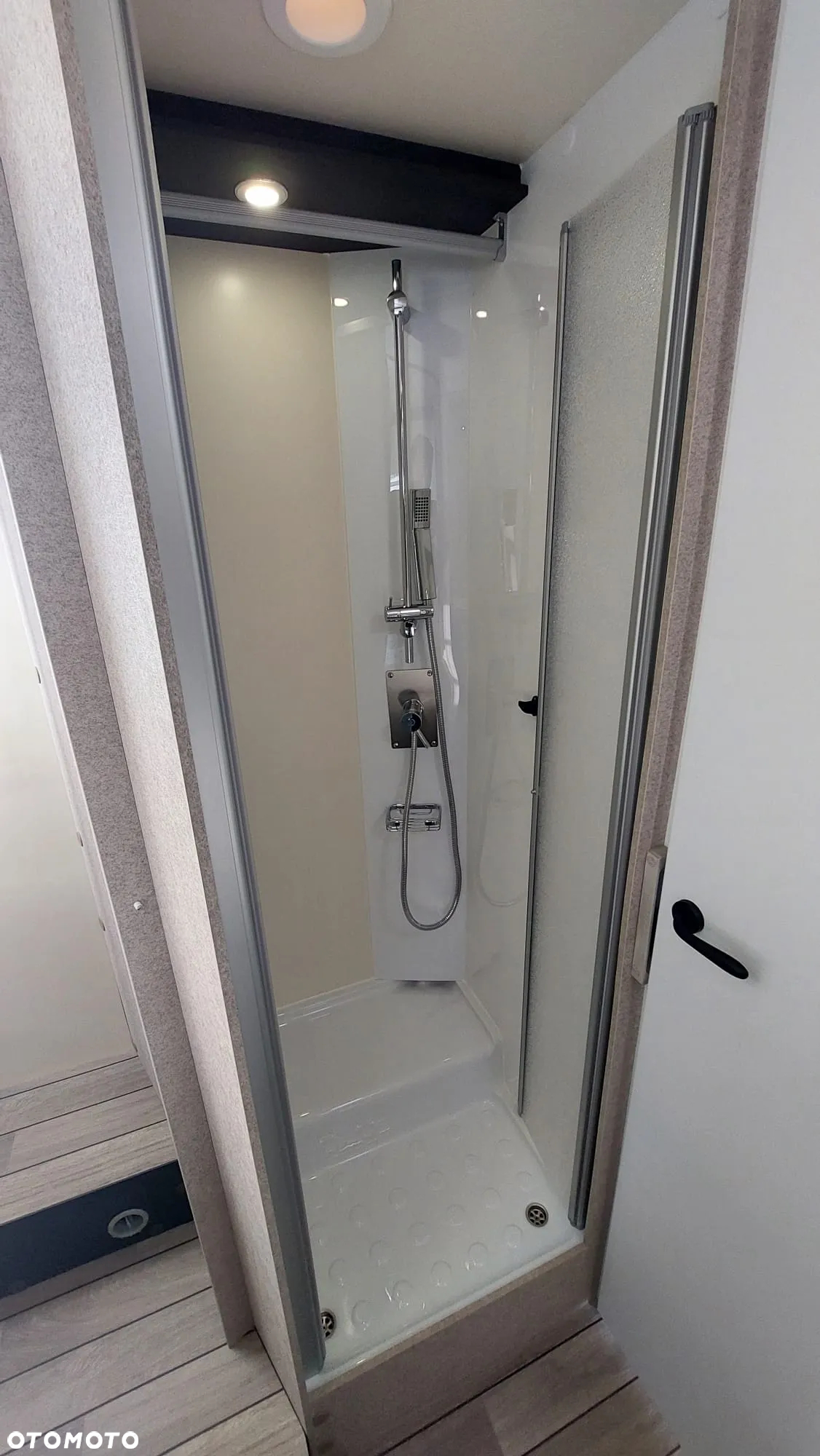 McLOUIS MC4 379 - 7