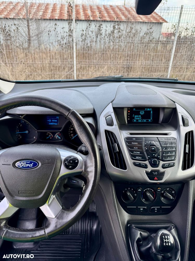 Ford Transit Connect - 11