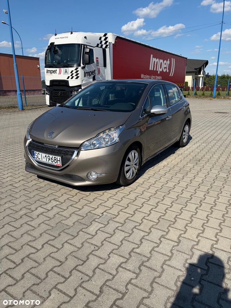 Peugeot 208 - 3