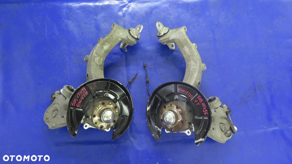 Zwrotnica + Wahacz Tył Alfa Romeo Giulietta 50517009 / 50517095 – Oryginał - 1