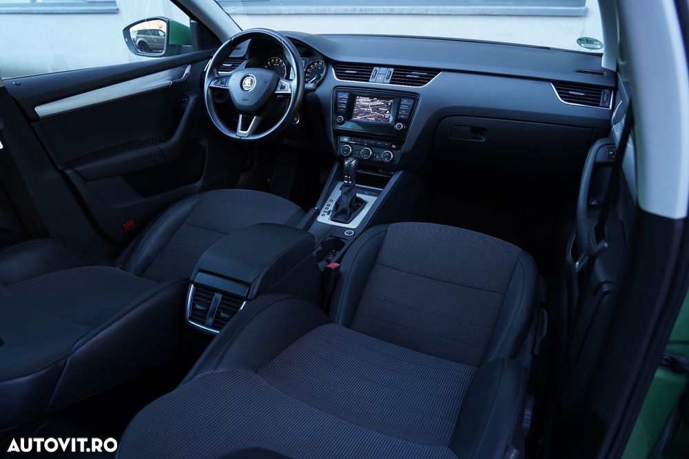 Skoda Octavia 2.0 TDI DSG Style - 20