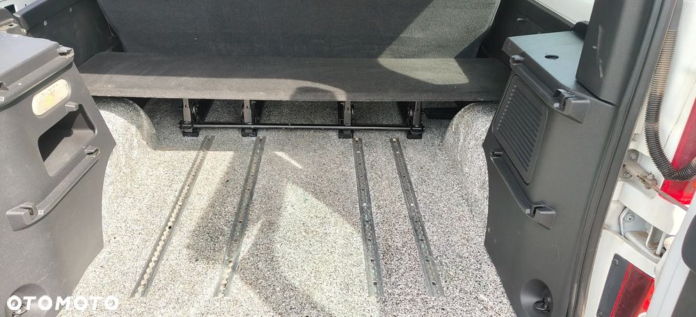 Renault Trafic 2.0 dCi - 20