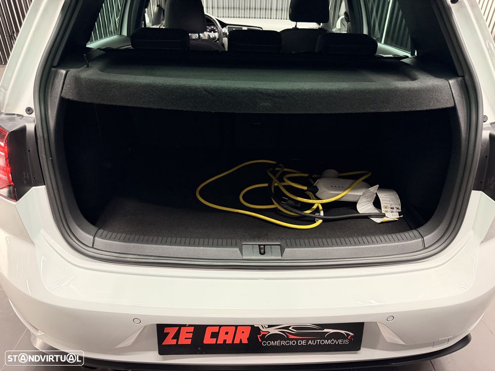 VW Golf - 12