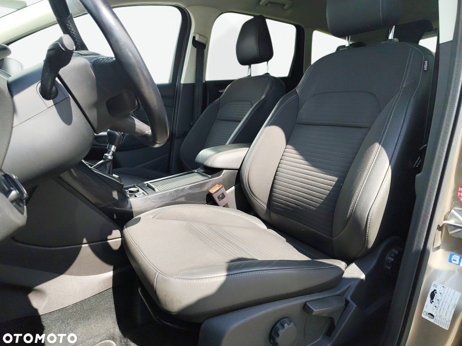 Ford Kuga - 10