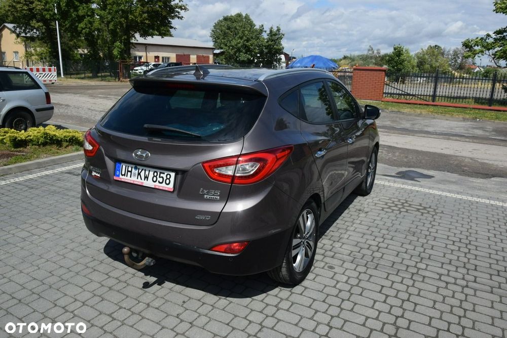 Hyundai ix35 2.0 CRDi 4WD Fifa World Cup Gold Edition - 13