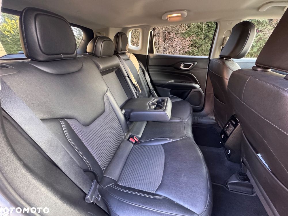 Jeep Compass - 12