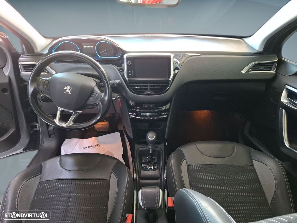 Peugeot 2008 1.2 PureTech Allure EAT6 - 8