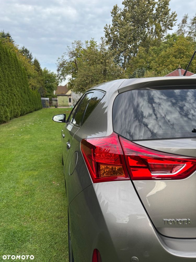 Toyota Auris 1.8 HSD Luna - 9