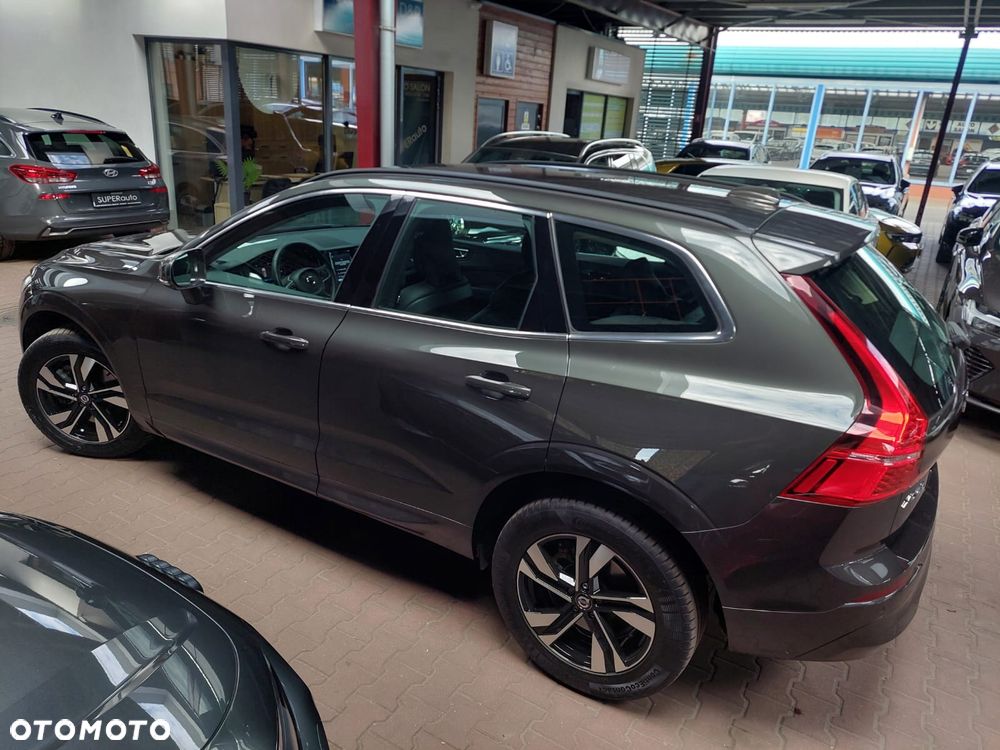 Volvo XC 60 B4 D AWD Momentum - 11