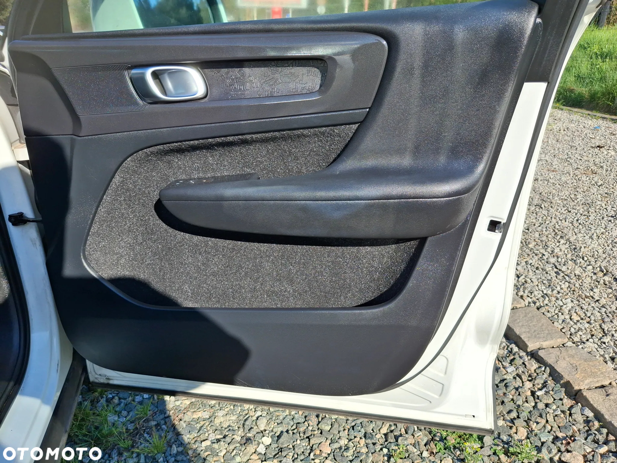 Volvo XC 40 D3 AWD Momentum Pro - 26