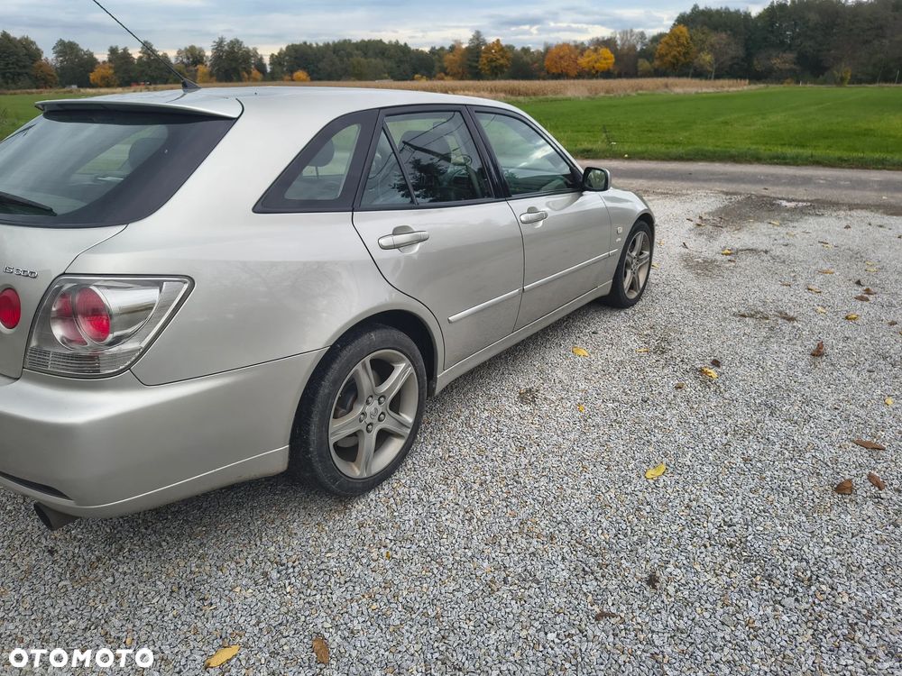 Lexus IS 300 Elegance - 4