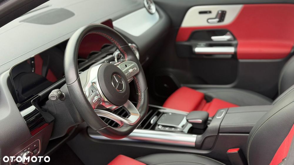 Mercedes-Benz GLA 250 AMG Line - 2