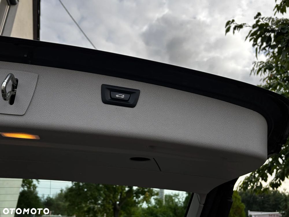 BMW Seria 3 320d Sport Line - 39