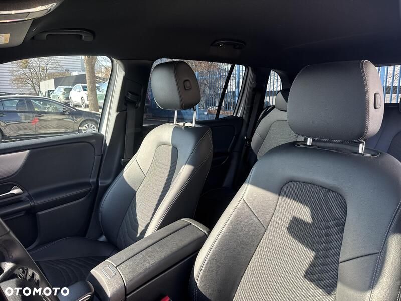 Mercedes-Benz GLB 200 7G-DCT - 16