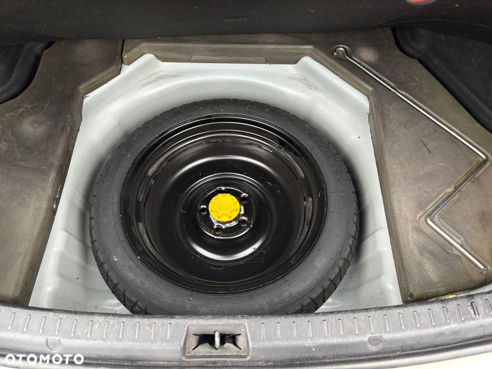 Toyota Avensis 2.0 D-4D Premium - 18