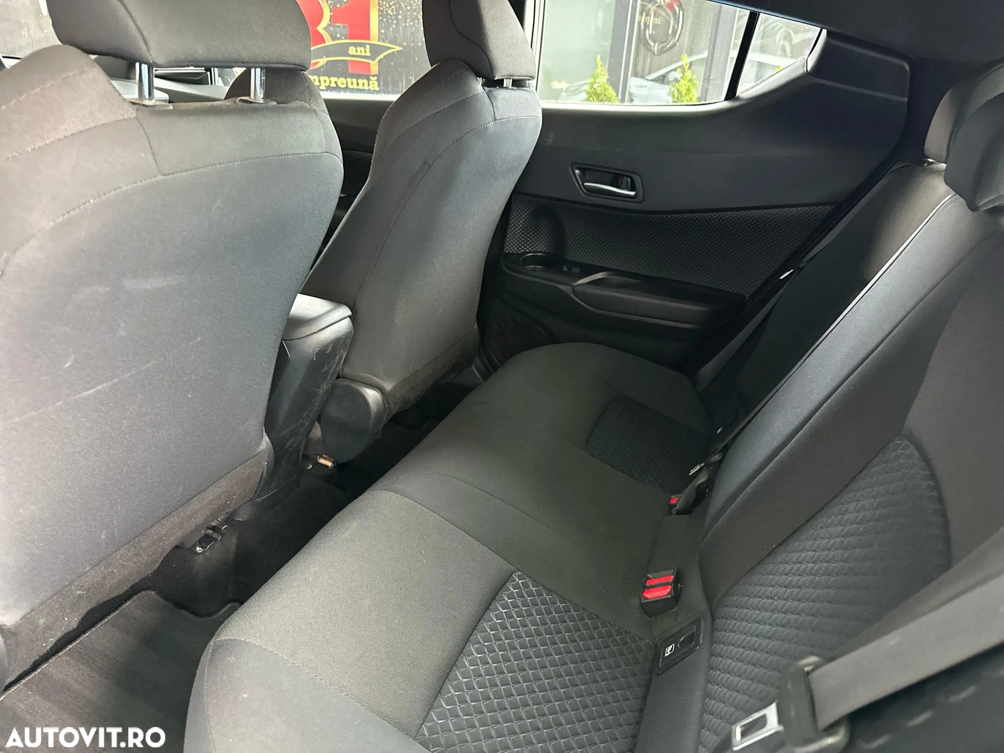 Toyota C-HR - 8