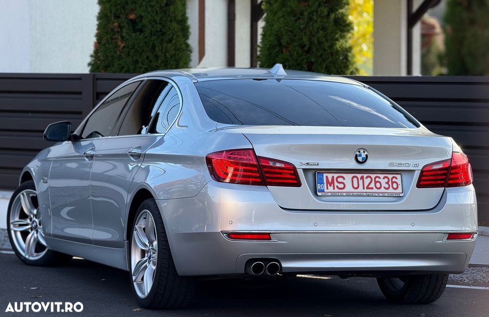 BMW Seria 5 520d xDrive Aut. Luxury Line - 7