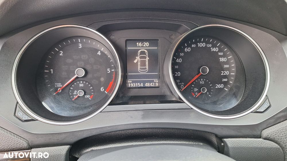 Volkswagen Jetta 2.0 TDI Comfortline - 17