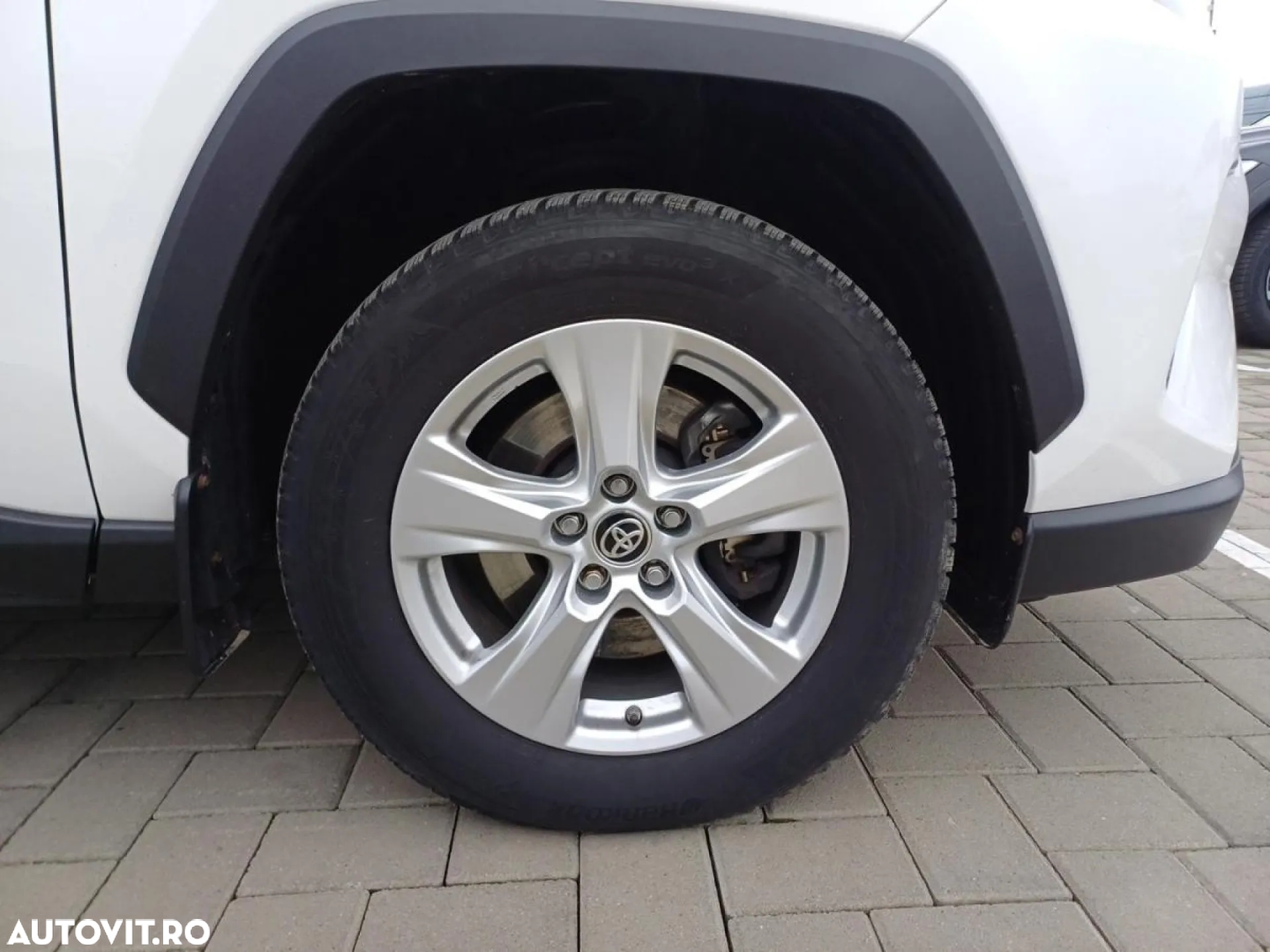 Toyota RAV4 - 14