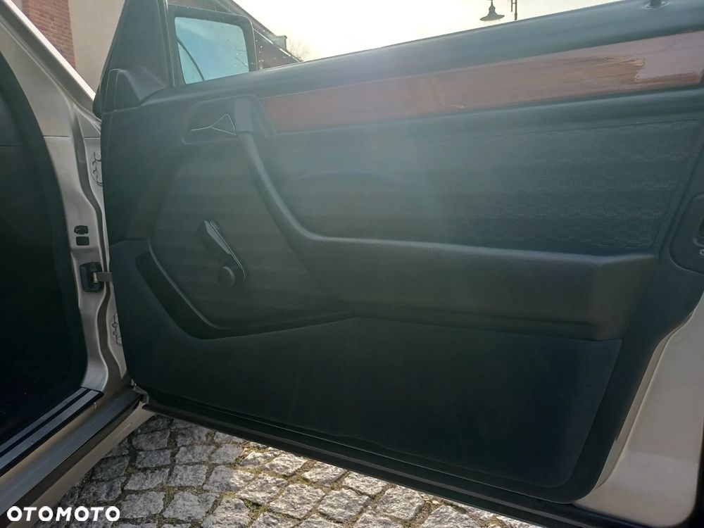 Mercedes-Benz W124 (1984-1993) - 24