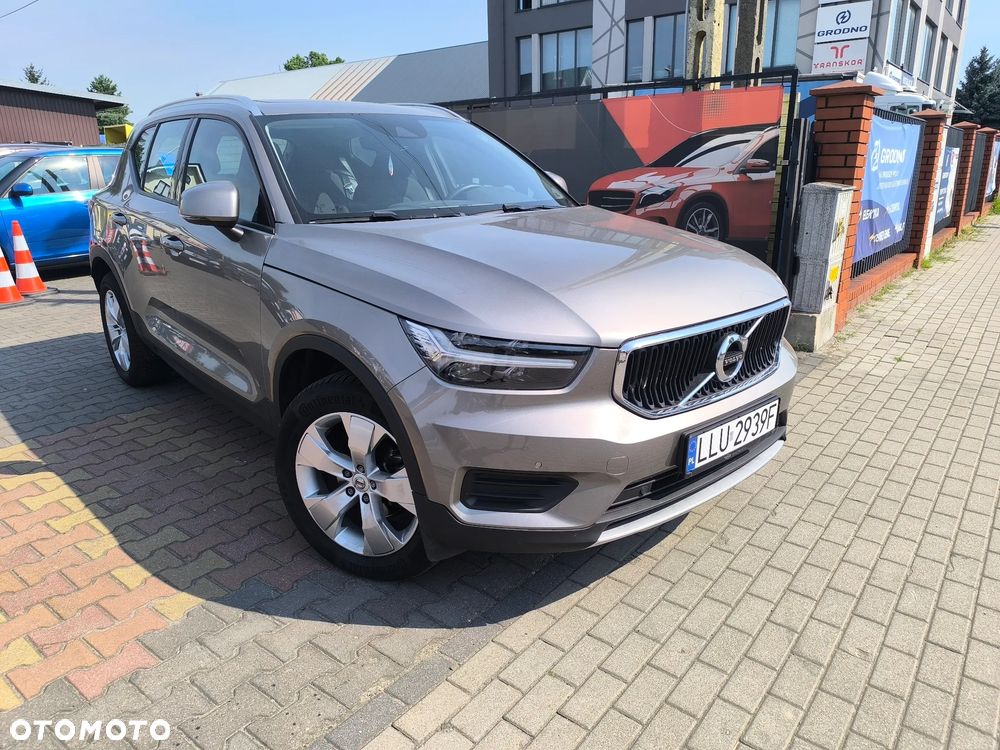Volvo XC 40 T3 Momentum Pro - 1