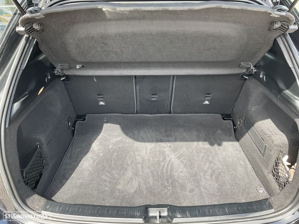 Mercedes-Benz GLA 200 d - 15
