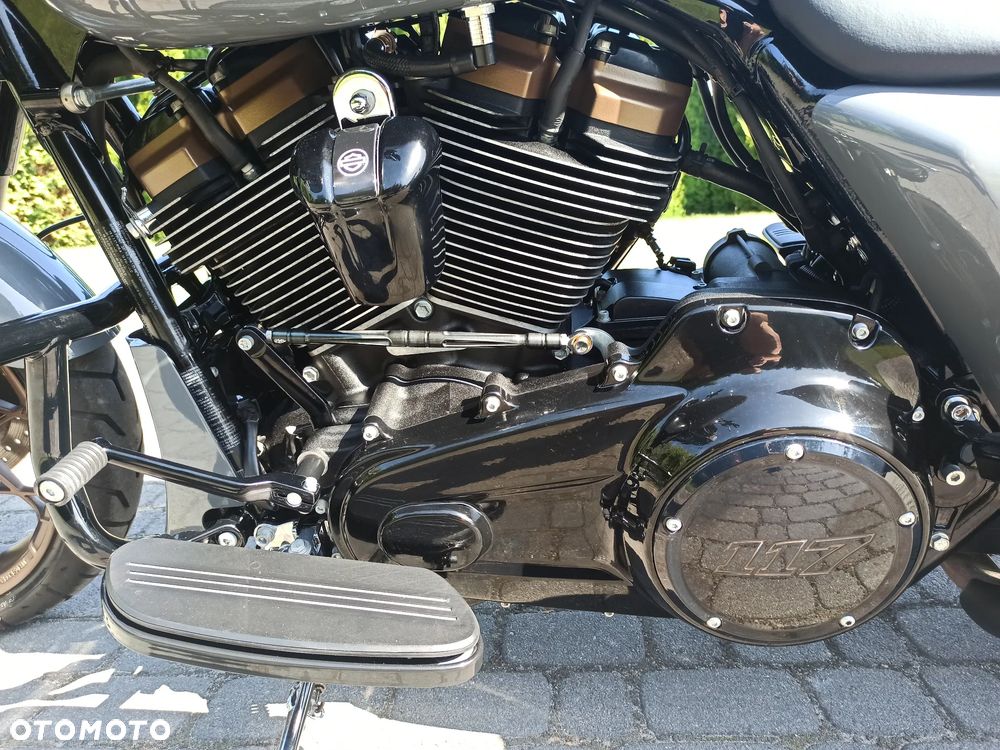 Harley-Davidson Touring Street Glide - 10