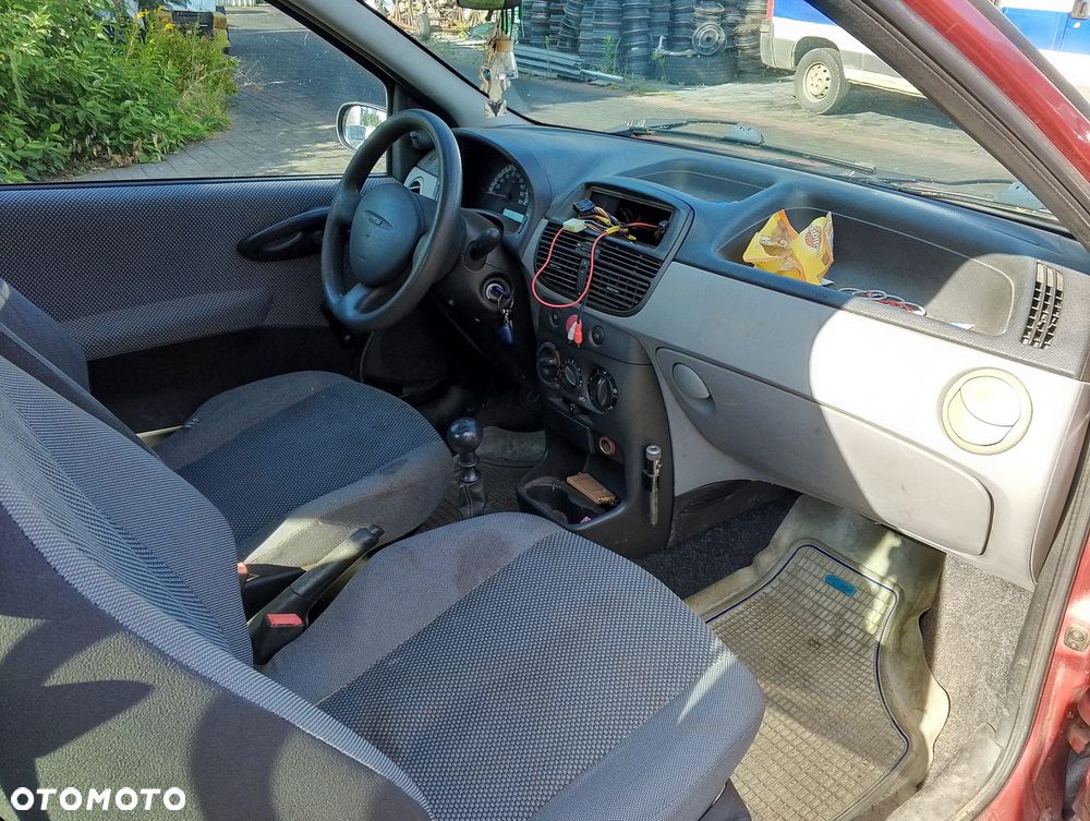 Fiat Punto II (99-03r.) 1.2 B 58KM. Silnik 188 A4.000 Skrzynia.Cały na części. GWARANCJA !!! Przód Tył Zestaw Komplet Drzwi Klapa Zderzak Błotnik Maska Grill Atrapa Szyba Pas Lampa Lusterko Boczki Fotel Kanapa Kokpit Deska Rozdzielcza Przełącznik Włącznik Sterownik Przewody Wiązka Instalacja Moduł Komputer Czujnik Listwa Pompa Alternator Wtryski Głowica Rozrusznik Kompresor Sprzęgło Dwumas Silnik Skrzynia ABS Klimatyzacji Paliwa Wspomagania Kolektor Turbina Przepustnica Zawór Chłodnica Koło Hak Belka Sanki Zawieszenie Mcpherson Półoś Amortyzator Wydech Tłumik Zacisk Most - 7