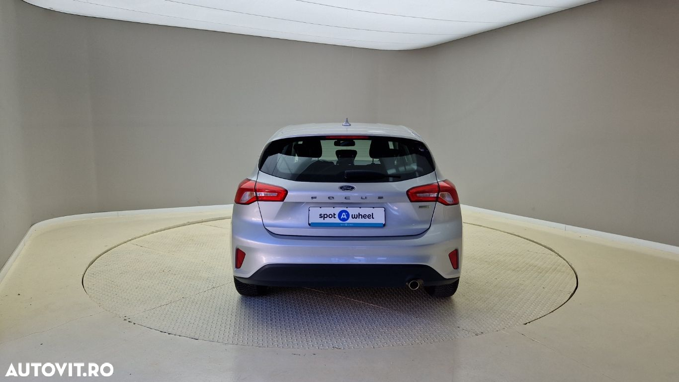 Ford Focus - 8