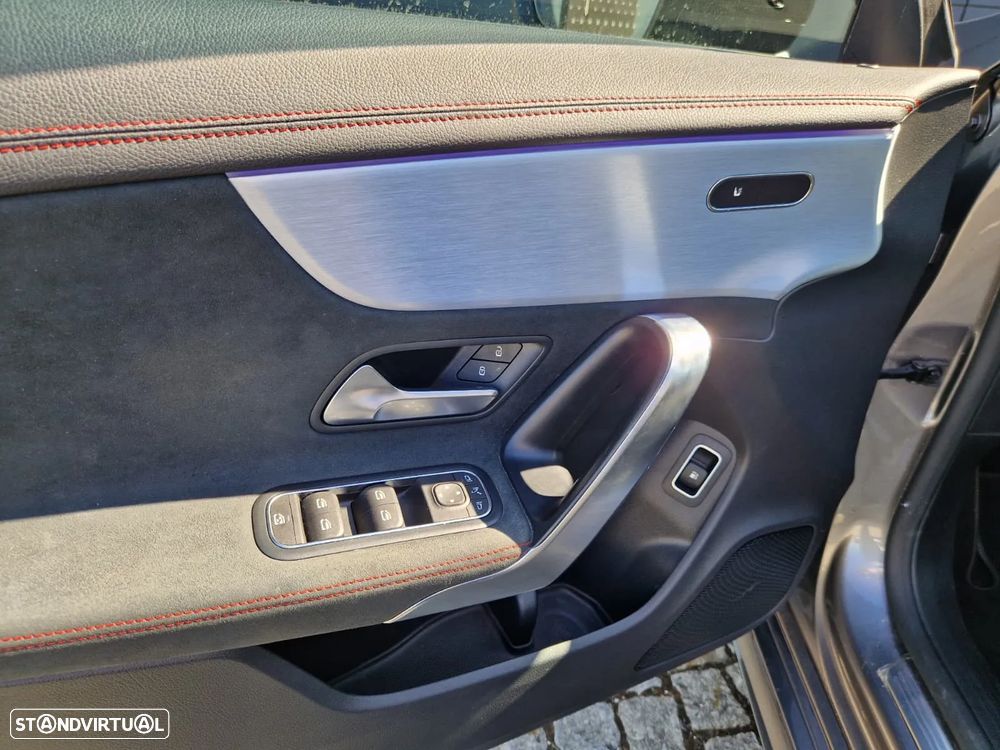 Mercedes-Benz CLA 250 e Shooting Brake AMG Line - 12