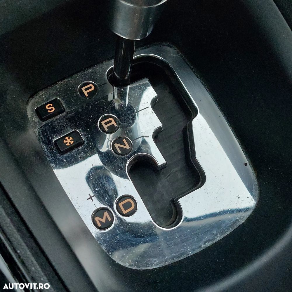 Peugeot 2008 PureTech 110 Stop&Start EAT6 Allure - 10