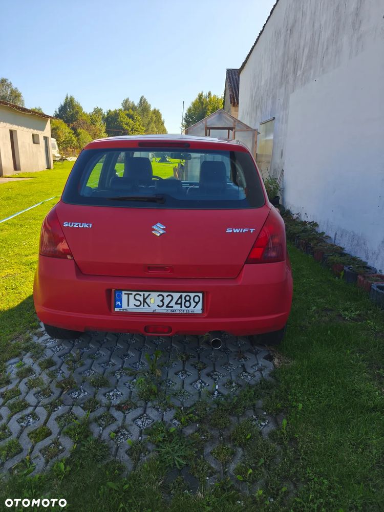 Suzuki Swift - 4
