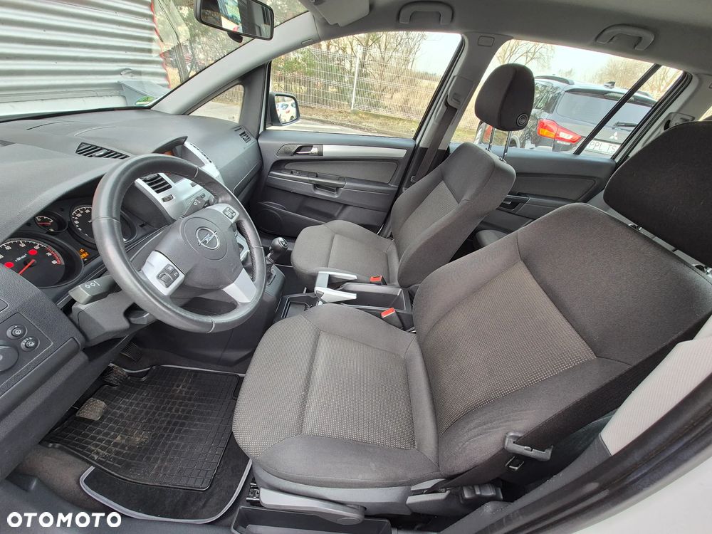 Opel Zafira - 12