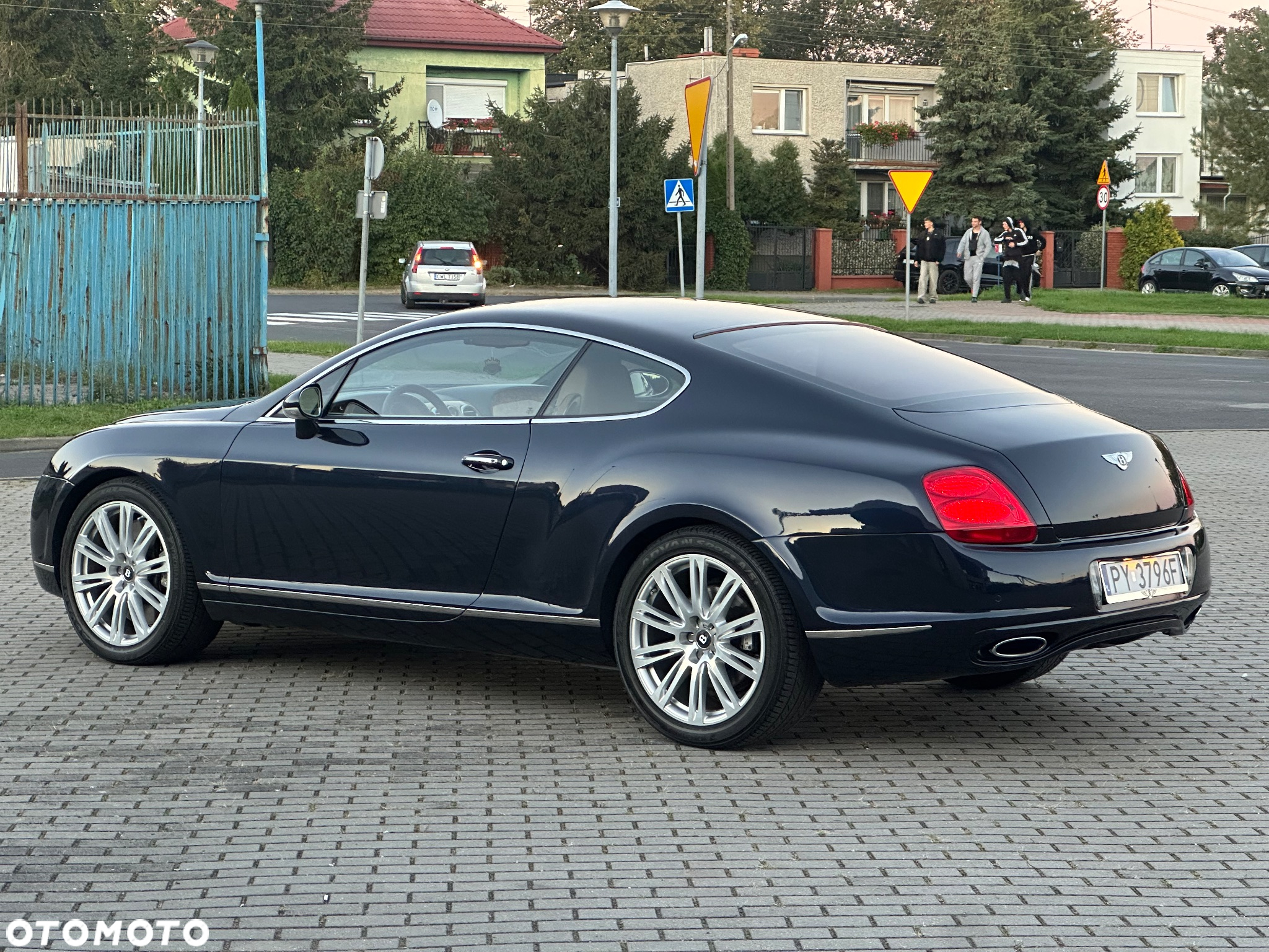 Bentley Continental GT Standard - 29