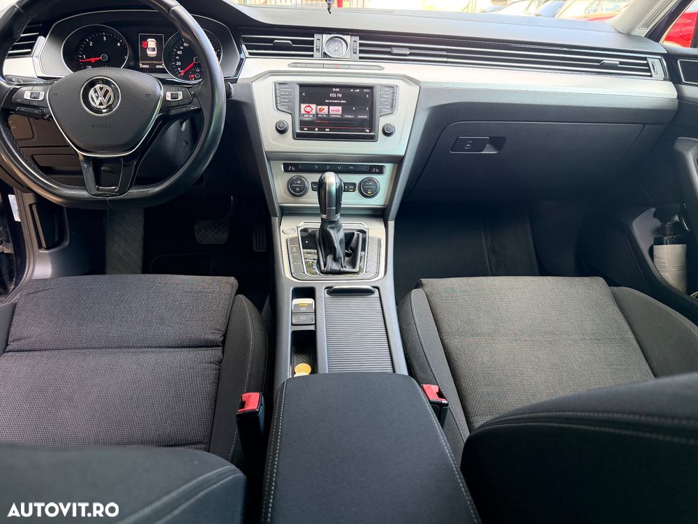 Volkswagen Passat 2.0 TDI DSG Comfortline - 9