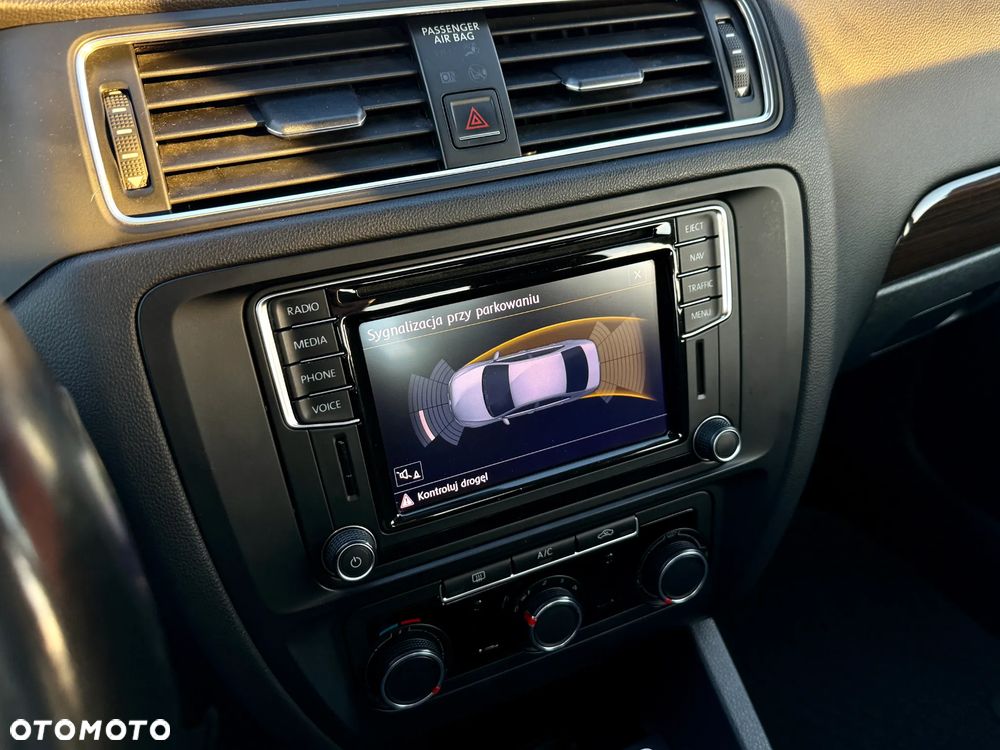 Volkswagen Jetta 2.0 TDI DPF BMT Comfortline - 11