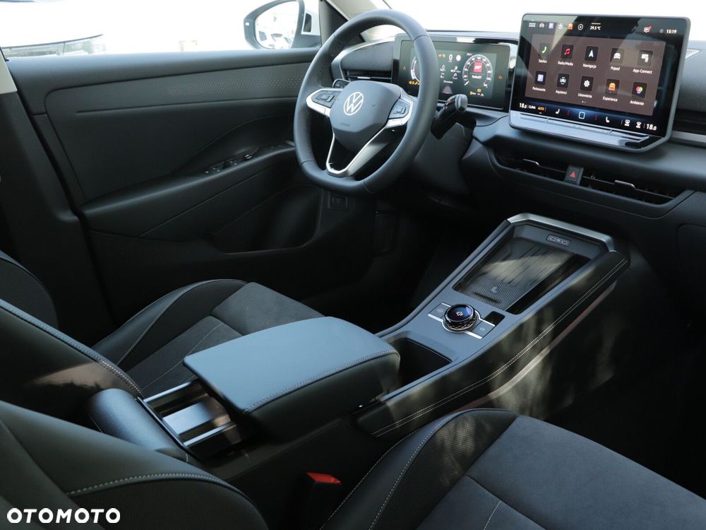 Volkswagen T-Roc - 18