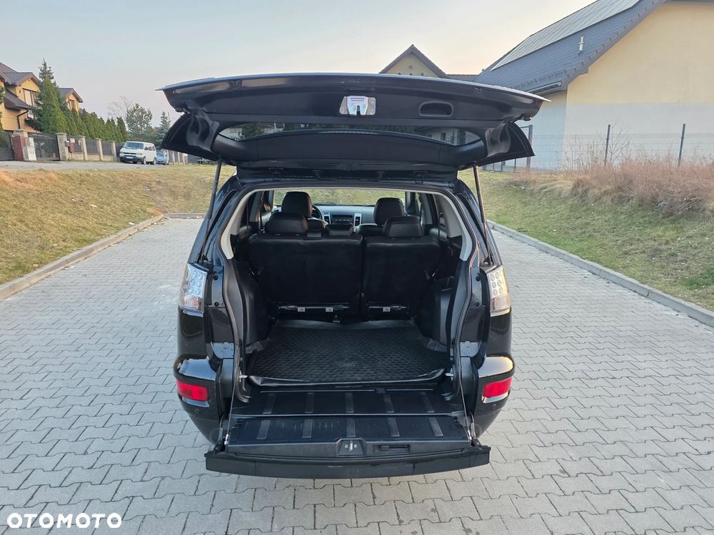 Mitsubishi Outlander - 13