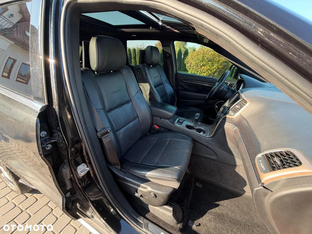 Jeep Grand Cherokee - 31