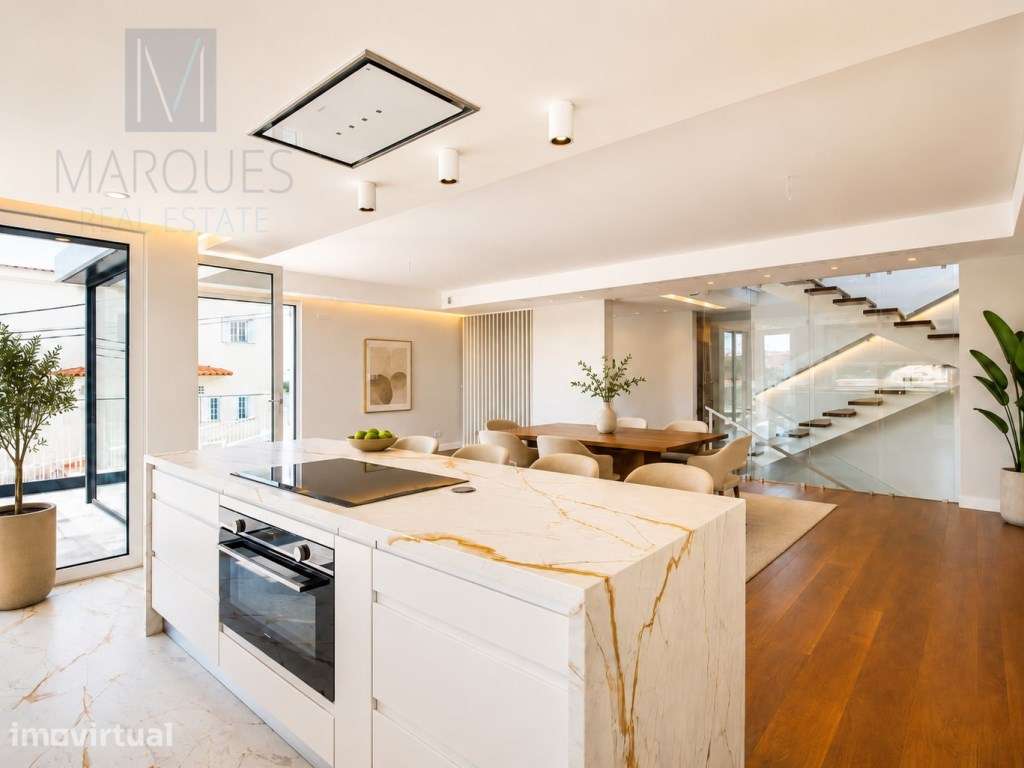 Moradia T5 com 4 Suites, Jardim e Piscina na Charneca da Caparica - Full image: 3/26