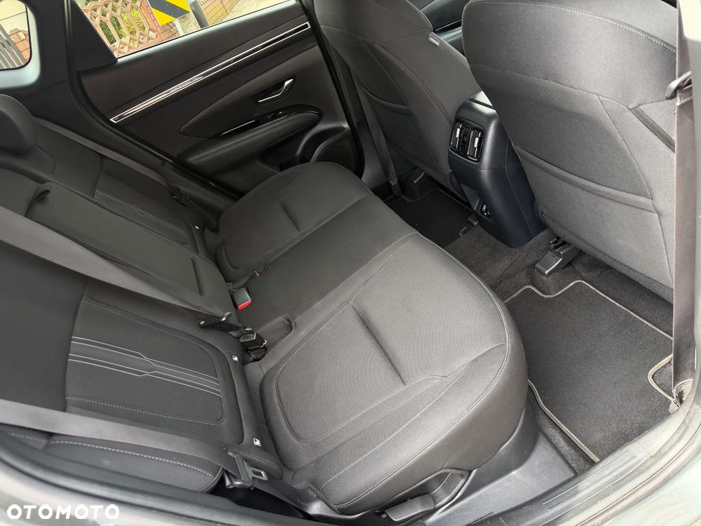 Hyundai Tucson 1.6 T-GDi HEV Executive 4WD - 29