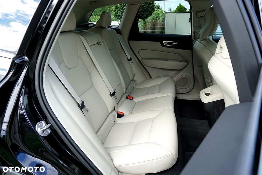Volvo XC 60 B4 D AWD Geartronic Inscription - 27